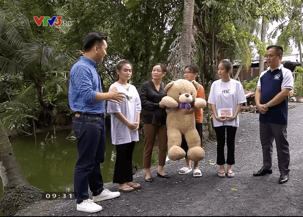 Hành trình mang yêu thương đến mái ấm nhỏ bé