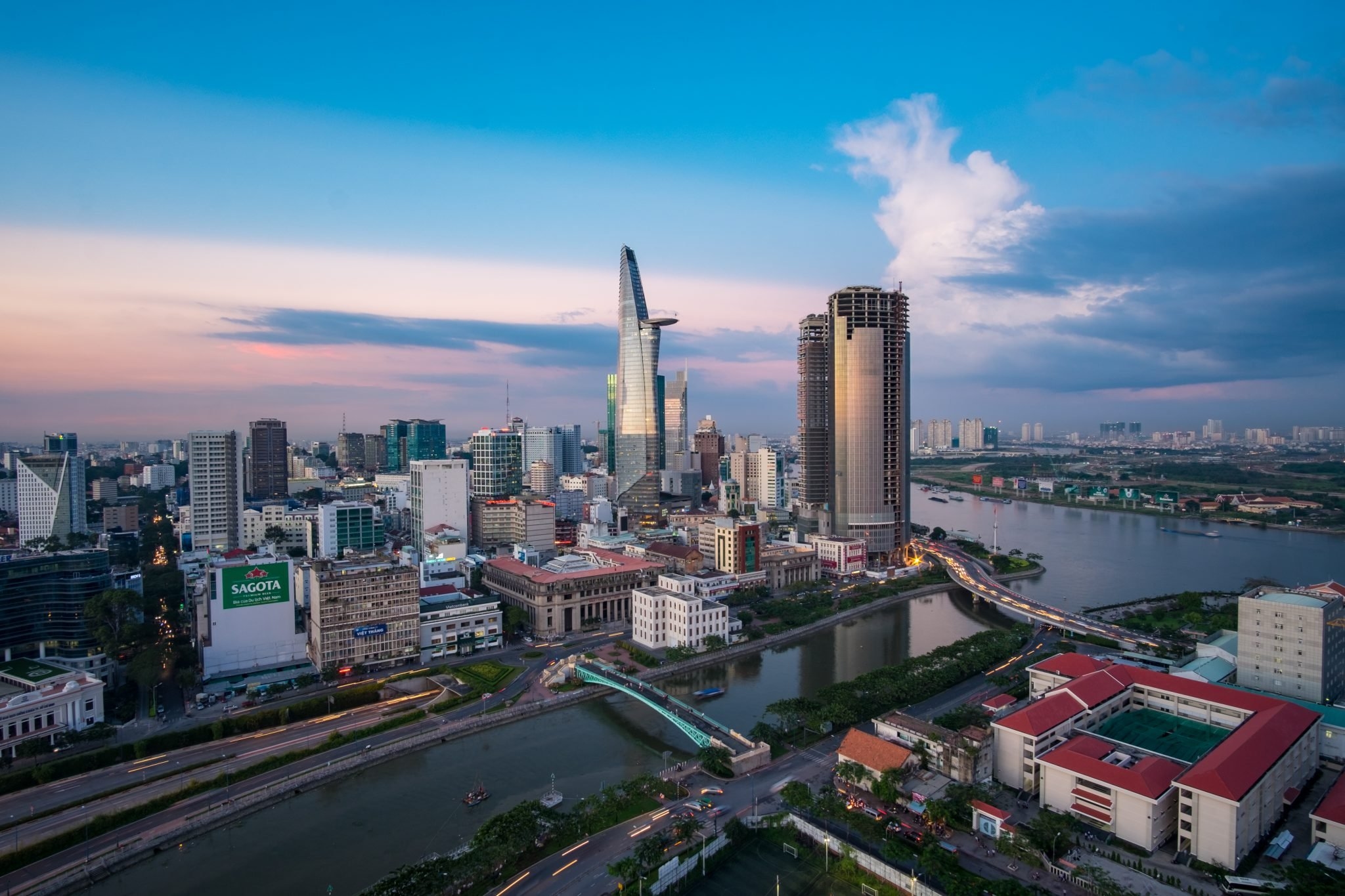 tp-hcm-khan-hiem-quy-dat-vang-shutterstock_1058259260-scaled.jpg