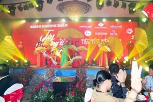 ruc-ro-sac-mau-dem-tiec-tat-nien-2018-gotec-nghinh-xuan-tai-bung-loc-phat-hinh-7-1-300x200.jpg