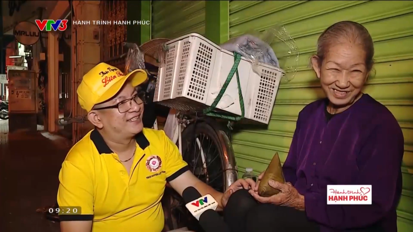 CHUYẾN XE XUYÊN MÀN ĐÊM CHỞ YÊU THƯƠNG ĐẾN MỌI NẺO ĐƯỜNG, GÓC PHỐ