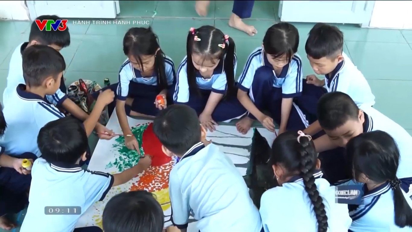 TÔ ĐIỂM SẮC MÀU YÊU THƯƠNG CHO BỨC TRANH TUỔI THƠ BỚT PHẦN CƠ CỰC